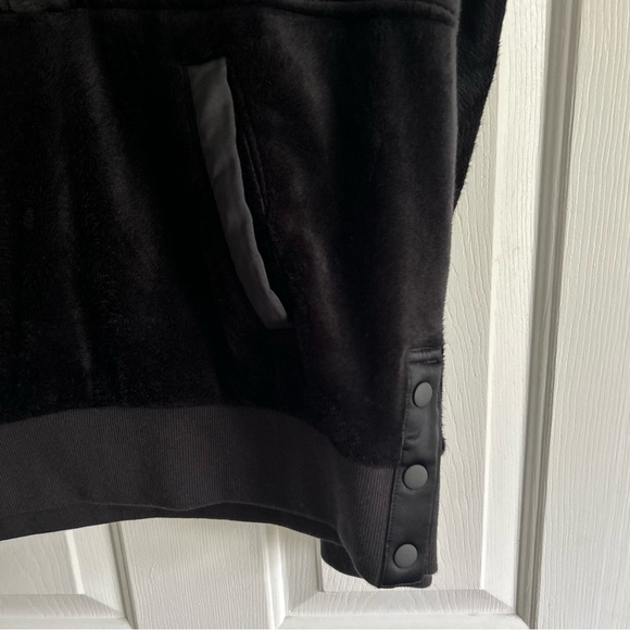 Athleta Cozy Sherpa Snap Sweatshirt in Black - Picture 5 of 6